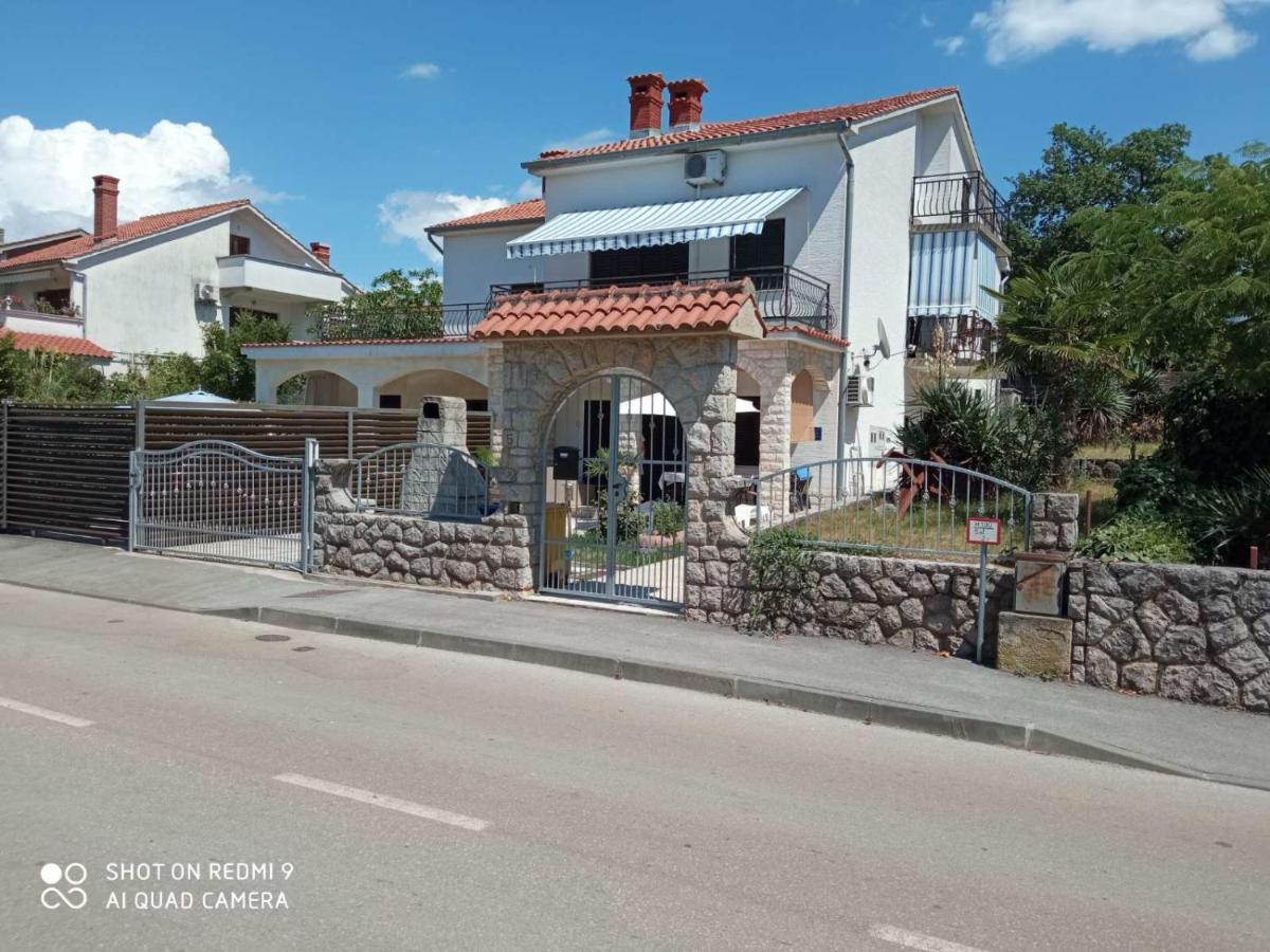 Apartment Verano Njivice Exterior photo